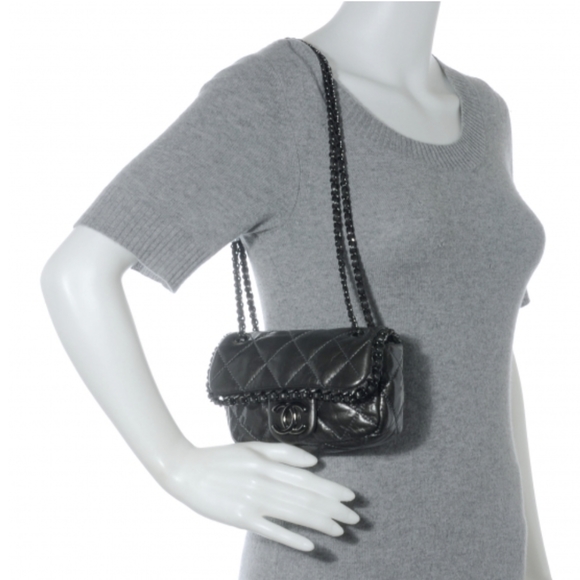 SOLD DIRECTLY Authentic Chanel Chain Mini Flap, excellent pre loved condition!! - Picture 2 of 16